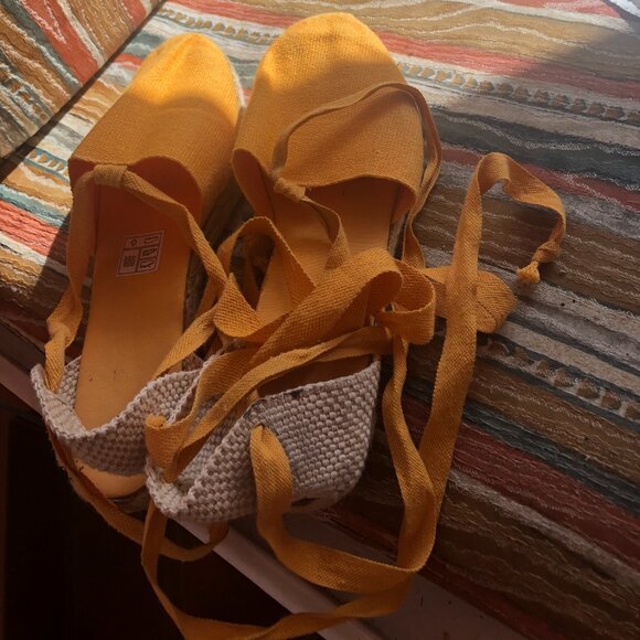 Vintage Espadrilles Made in Spain - Picture 2 of 7